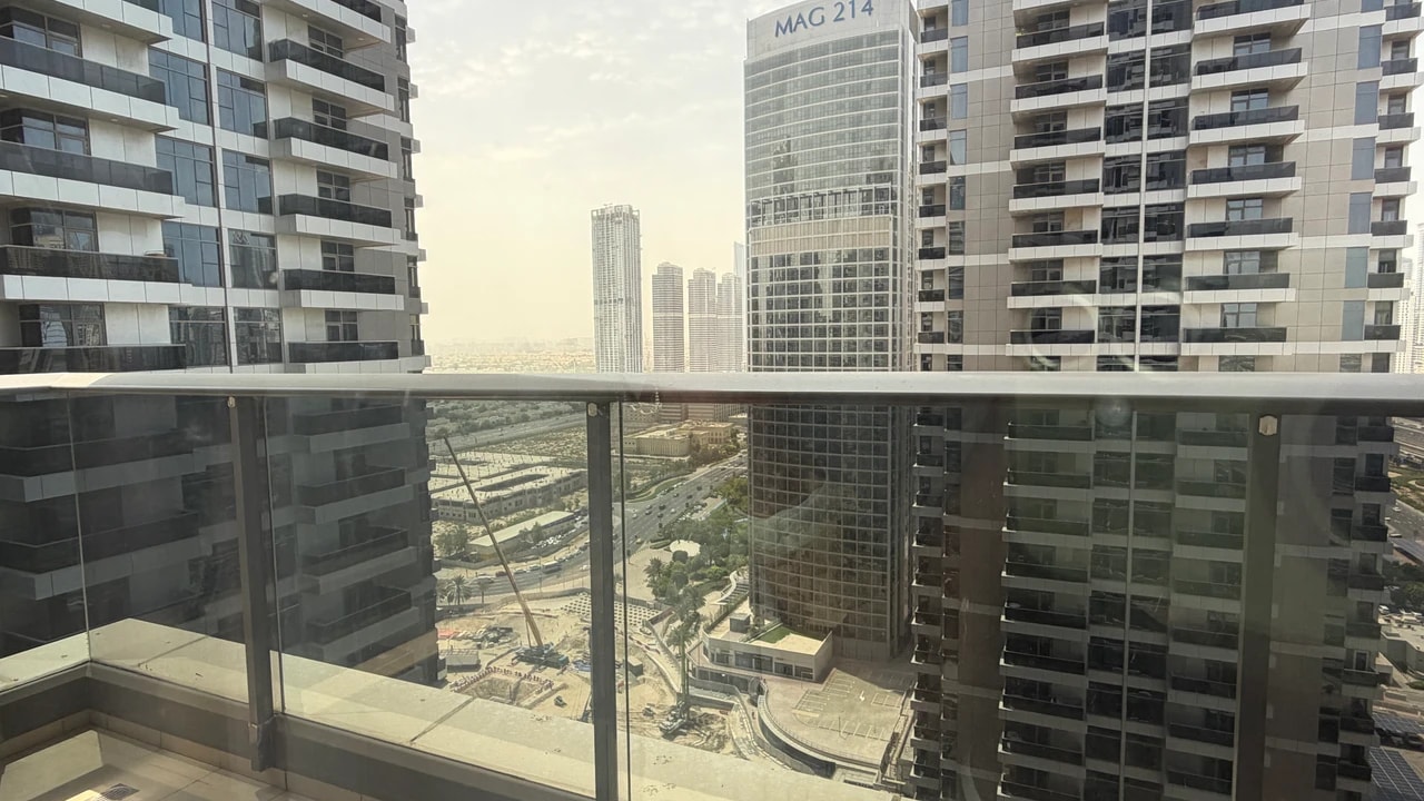 1 Bedroom Apartment for Rent in Green Lakes Towers 3, Jumeirah Lake Towers – Hook & Overview