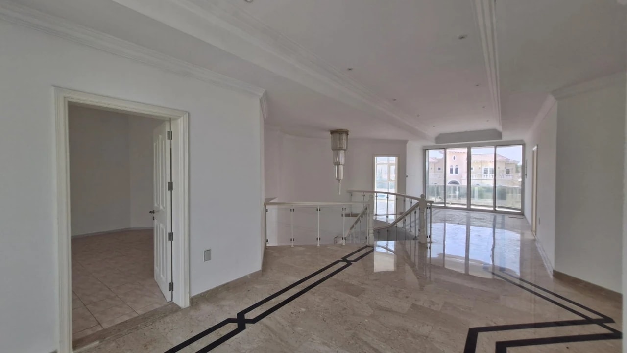 5 Bed Villa for Rent in Umm Suqeim 1 Villas, Dubai – Hook & Overview