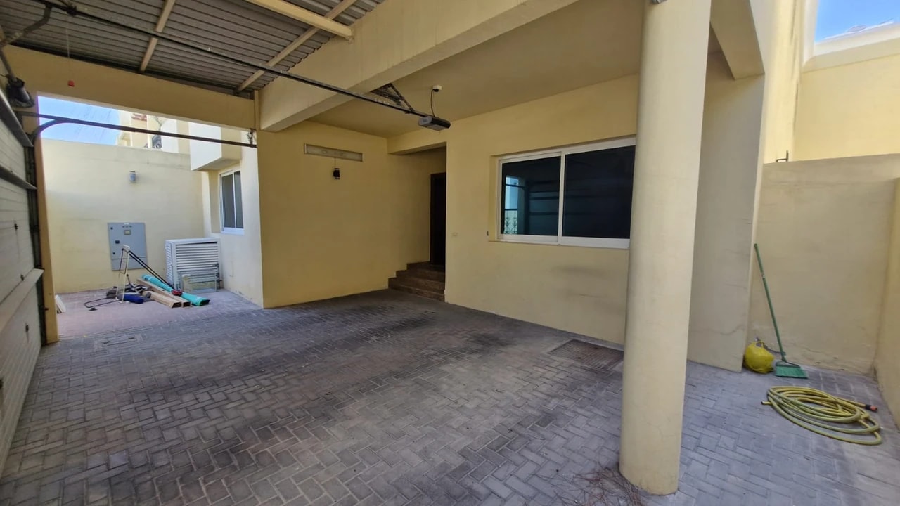 5 Bedroom Villa for Rent in Umm Suqeim 2 Villas, Umm Suqeim 2 – Hook & Overview