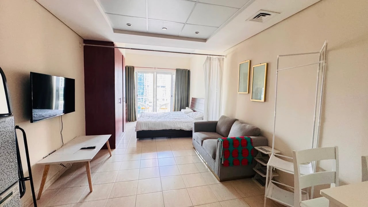 Studio Apartment for Rent in Lake View Tower, Jumeirah Lake Towers – Hook & Overview